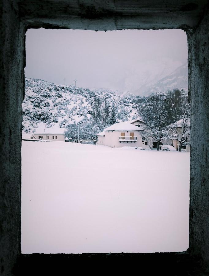 Villa Rosalia Villanúa Kültér fotó